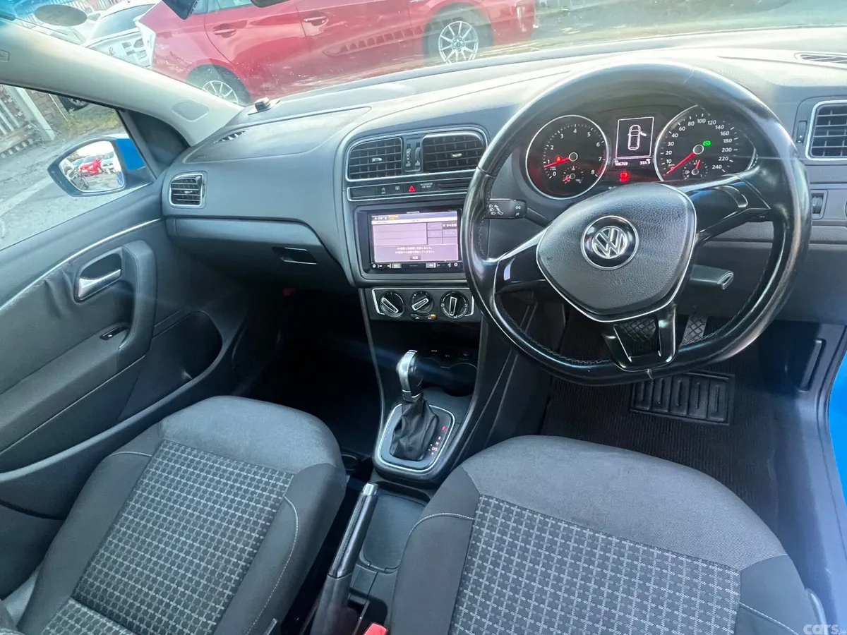 Volkswagen Polo Hatchback, Petrol, 2015, Blue