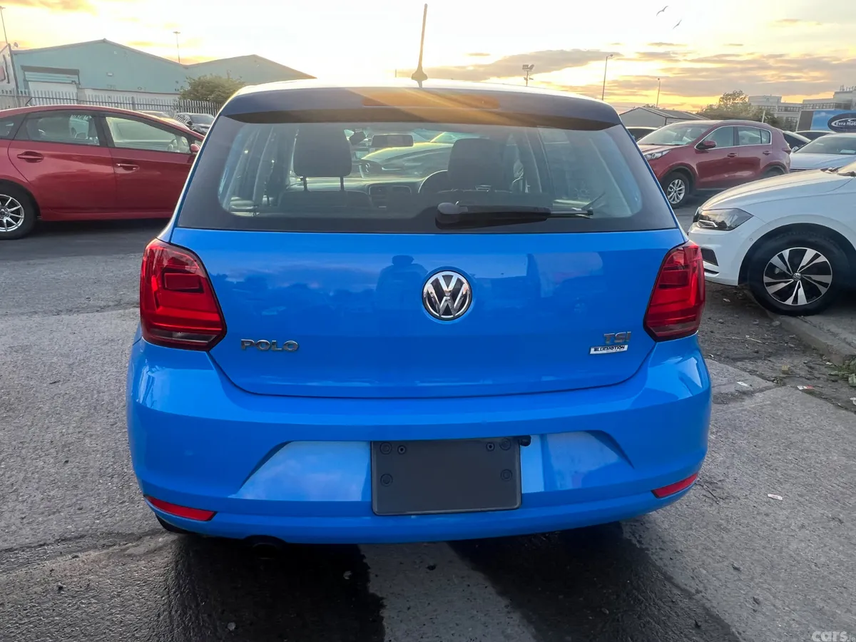 Volkswagen Polo Hatchback, Petrol, 2015, Blue