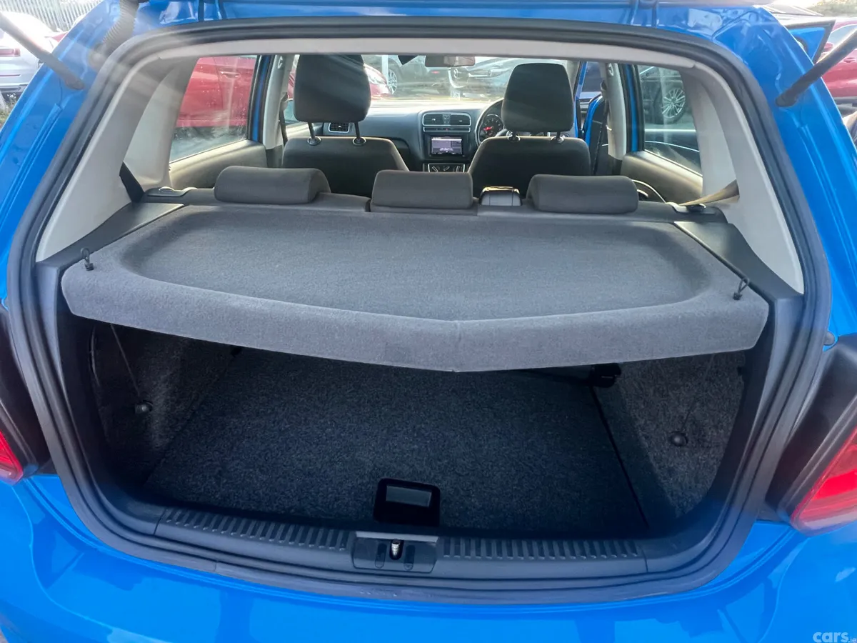 Volkswagen Polo Hatchback, Petrol, 2015, Blue