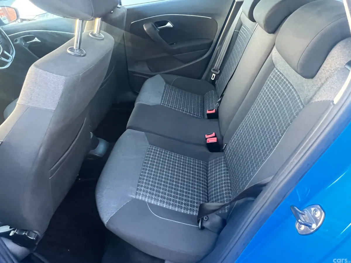 Volkswagen Polo Hatchback, Petrol, 2015, Blue