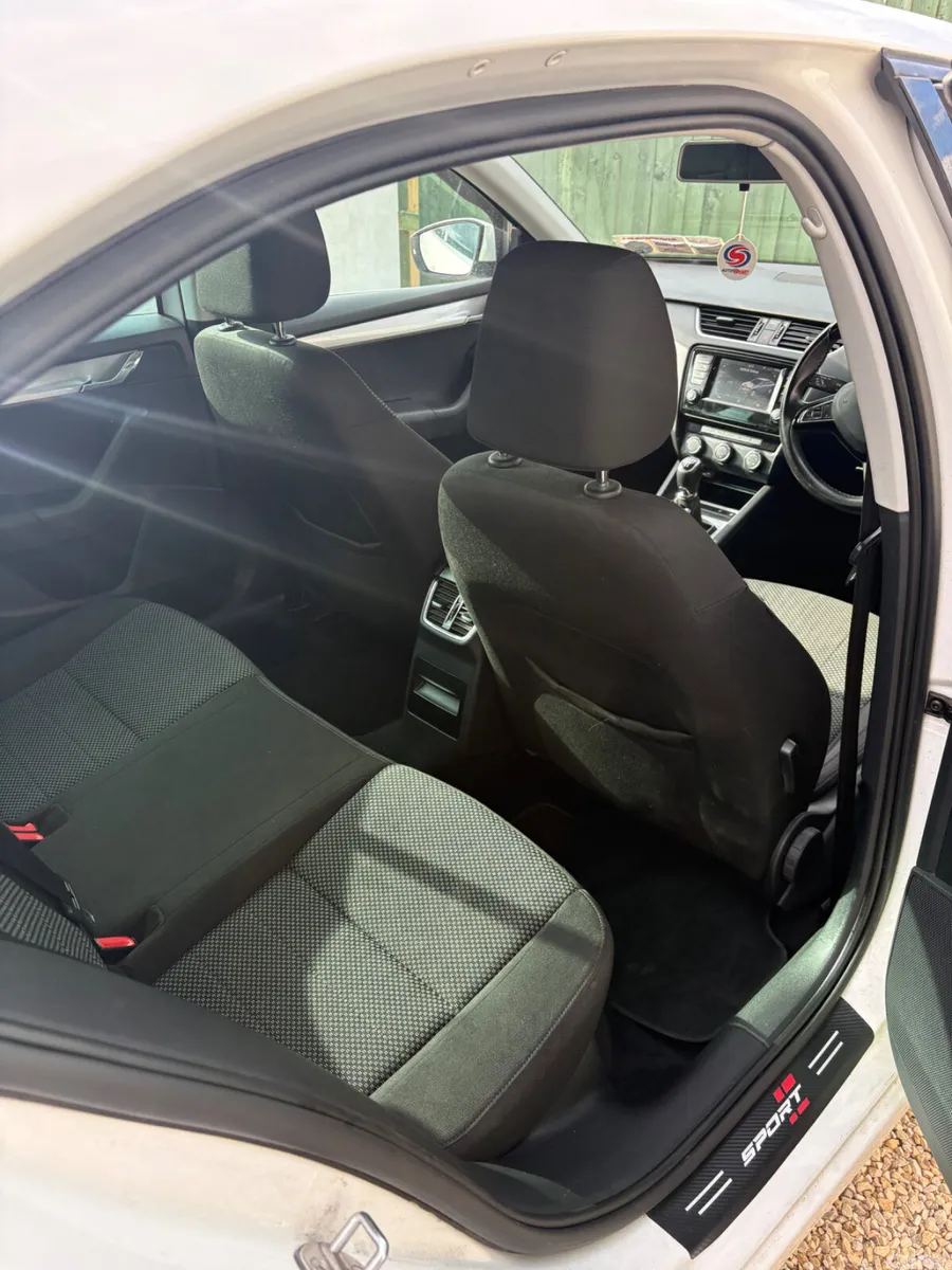 Skoda Octavia Saloon, Diesel, 2016, White