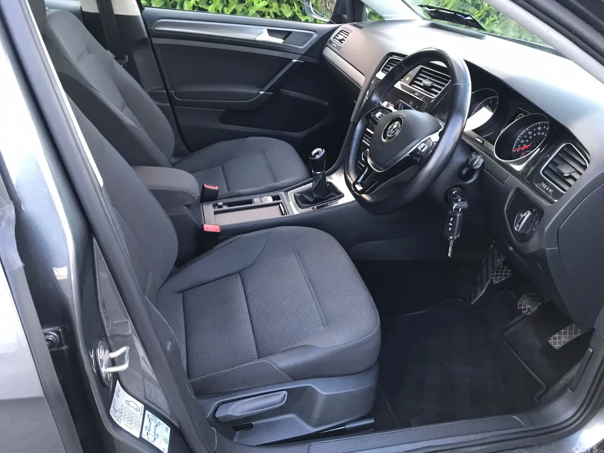 Volkswagen Golf Hatchback, Petrol, 2019, Grey