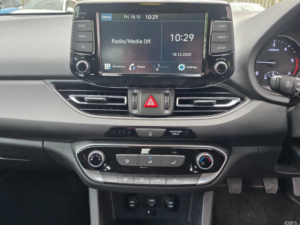 Hyundai i30 Hatchback, Diesel, 2022, Red
