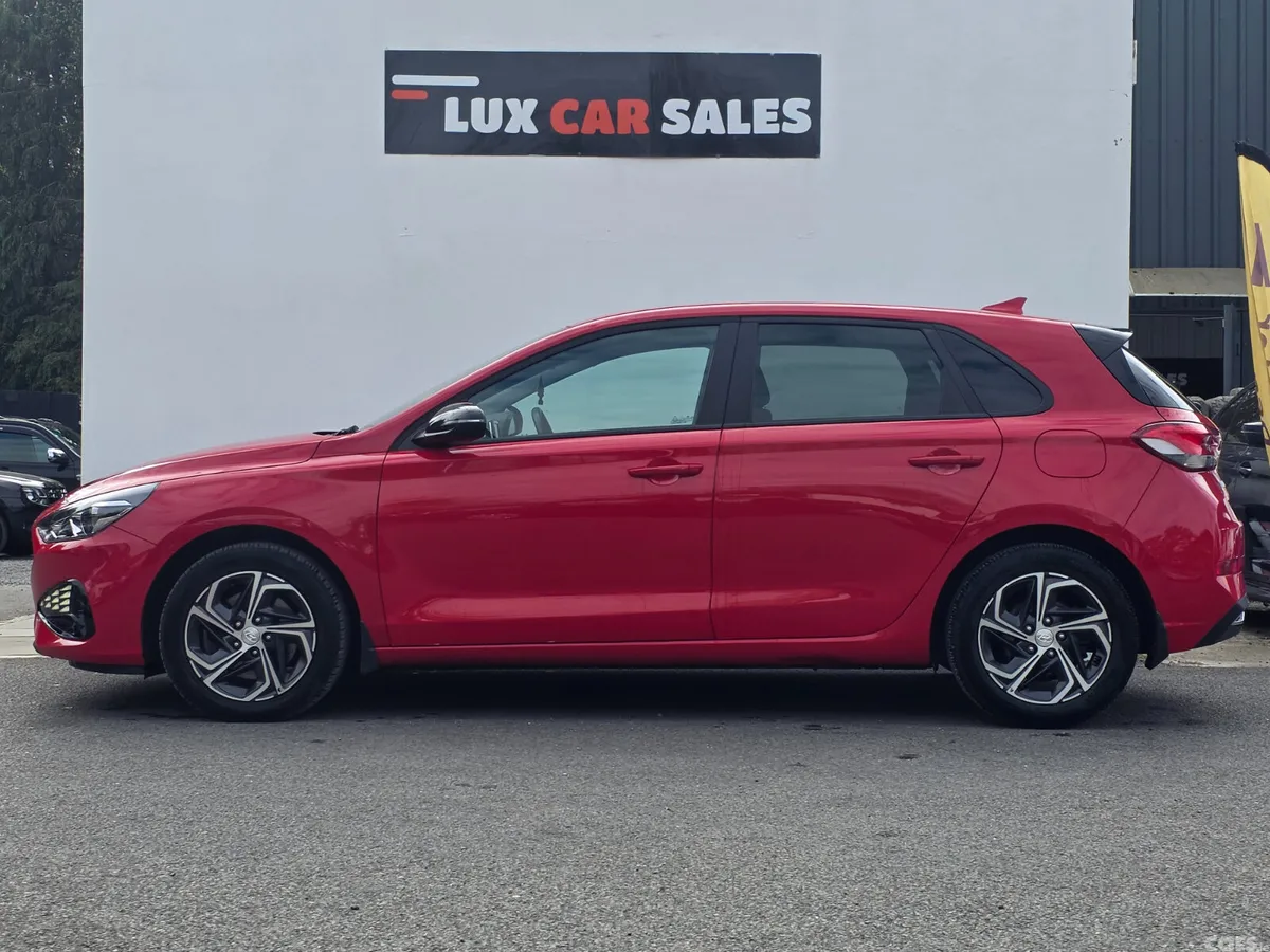 Hyundai i30 Hatchback, Diesel, 2022, Red