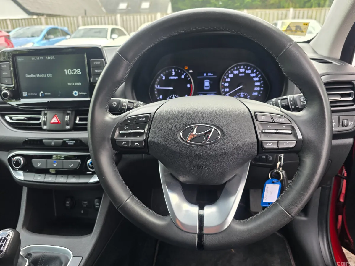 Hyundai i30 Hatchback, Diesel, 2022, Red