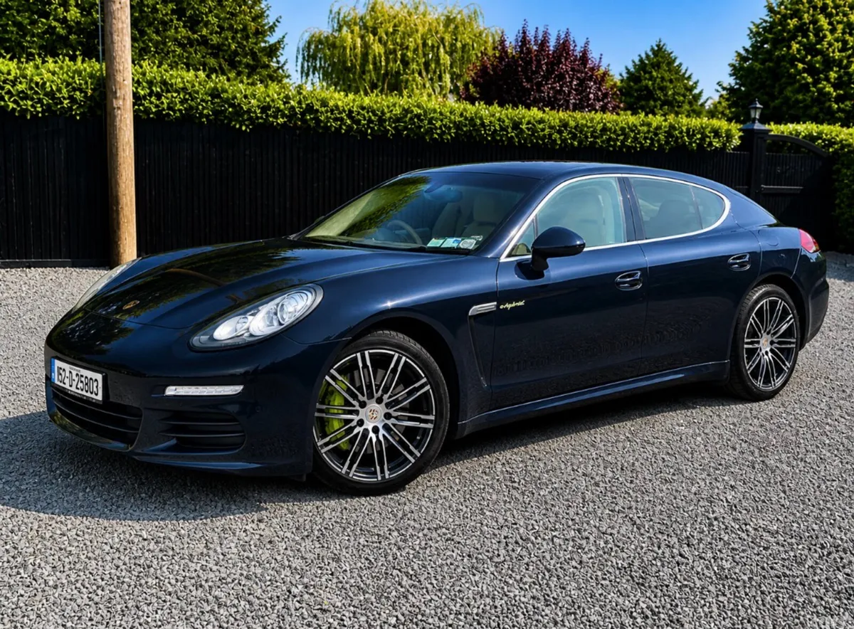 Porsche Panamera Hatchback, Petrol Plug-in Hybrid, 2015, Blue