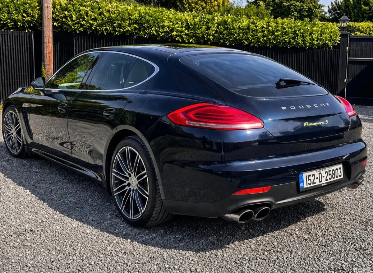 Porsche Panamera Hatchback, Petrol Plug-in Hybrid, 2015, Blue
