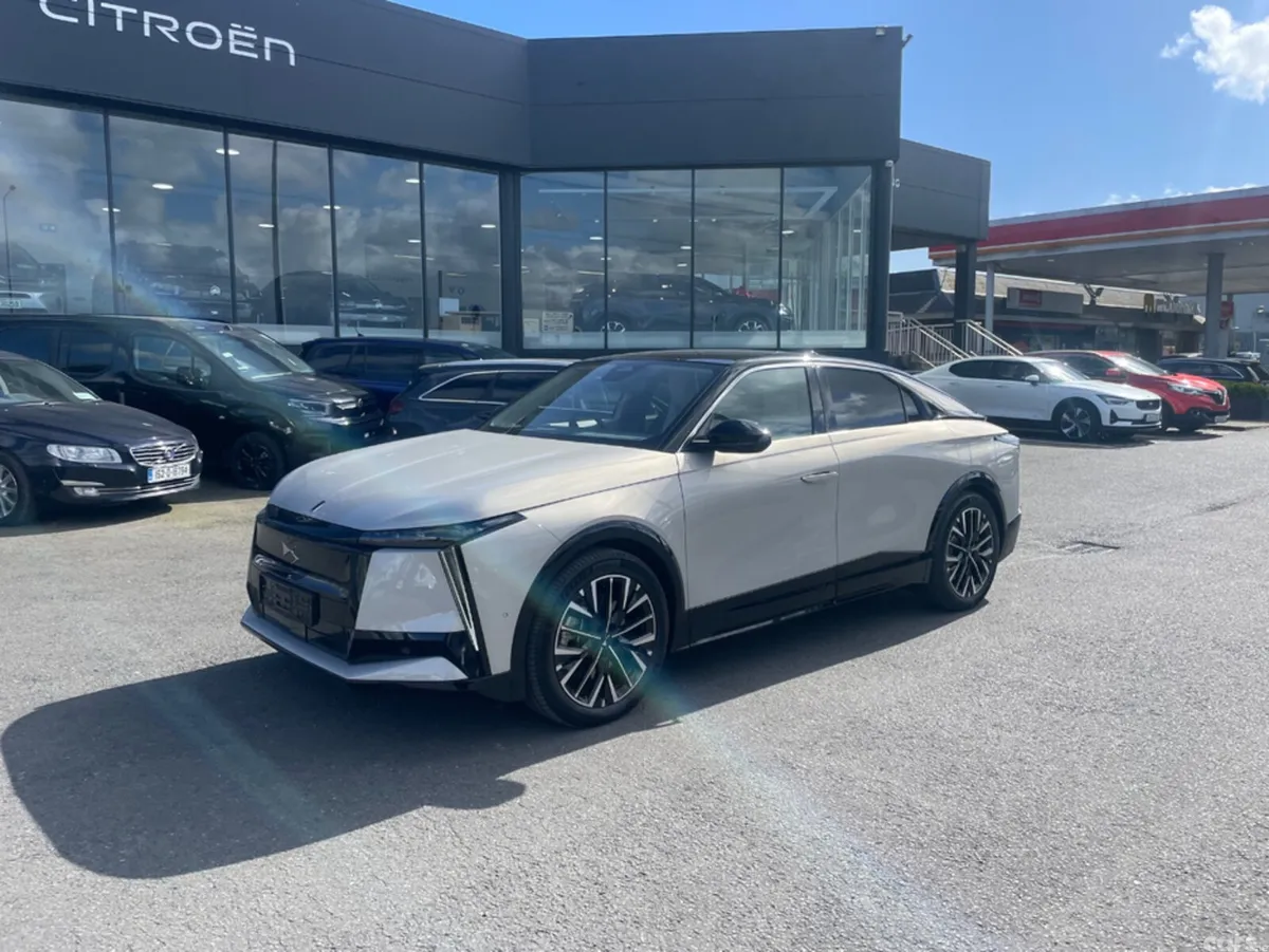 DS Automobiles Other Hatchback, Electric, 2026, Grey