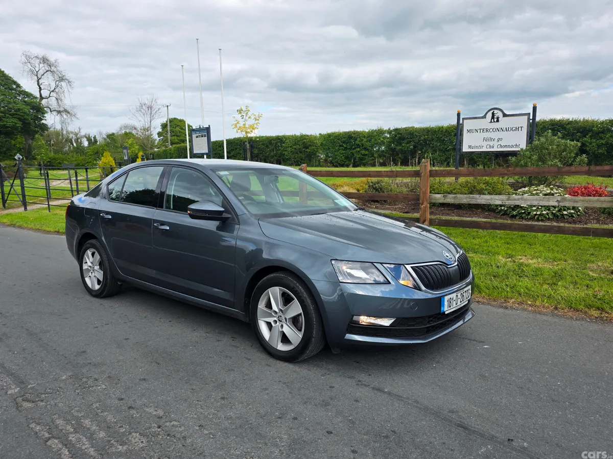 Skoda Octavia Saloon, Diesel, 2018, Grey