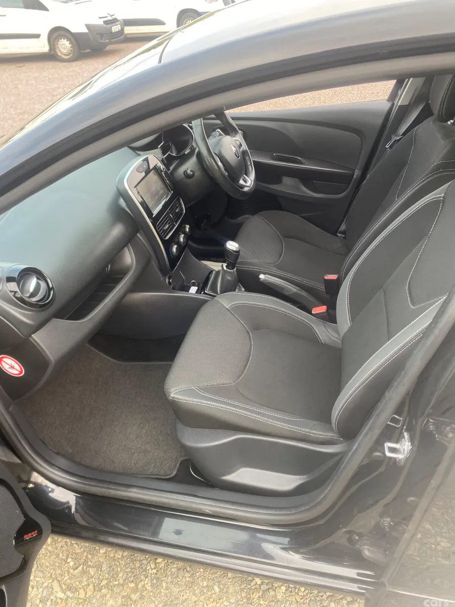 Renault Clio Hatchback, Petrol, 2017, Black