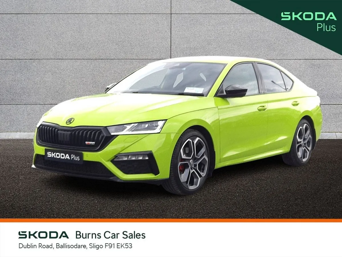 Skoda Octavia Saloon, Diesel, 2024, Green