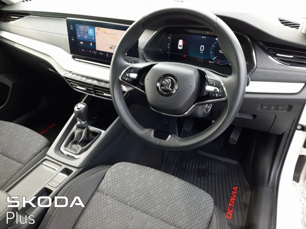 Skoda Octavia Saloon, Diesel, 2024, White