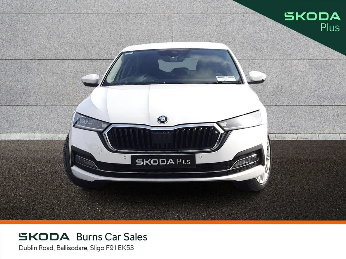 Skoda Octavia Saloon, Diesel, 2024, White