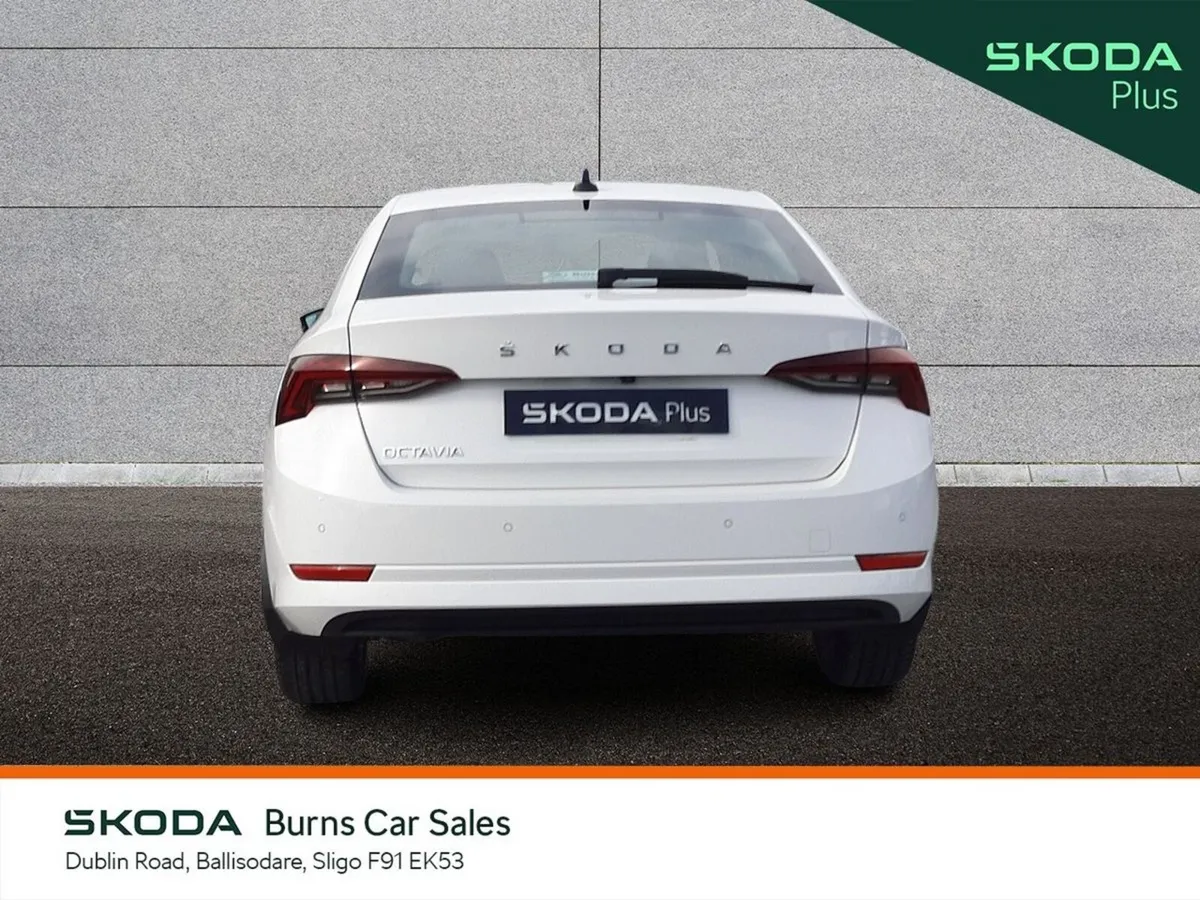 Skoda Octavia Saloon, Diesel, 2024, White