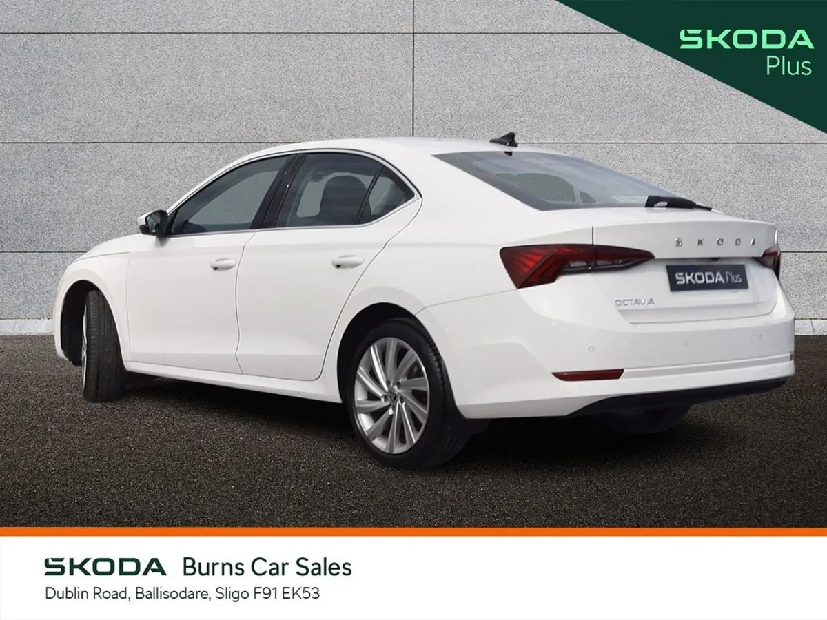 Skoda Octavia Saloon, Diesel, 2024, White