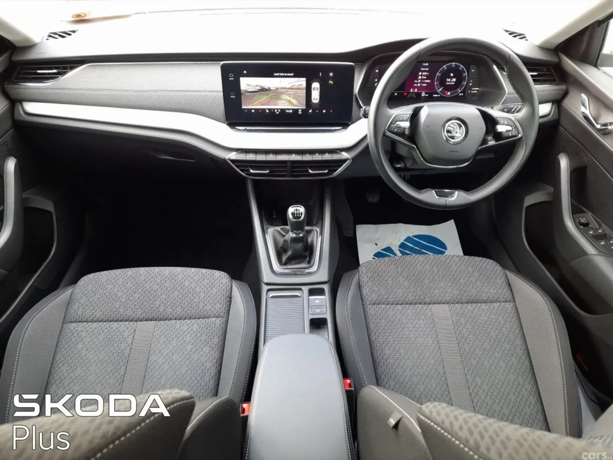 Skoda Octavia Saloon, Petrol, 2023, White