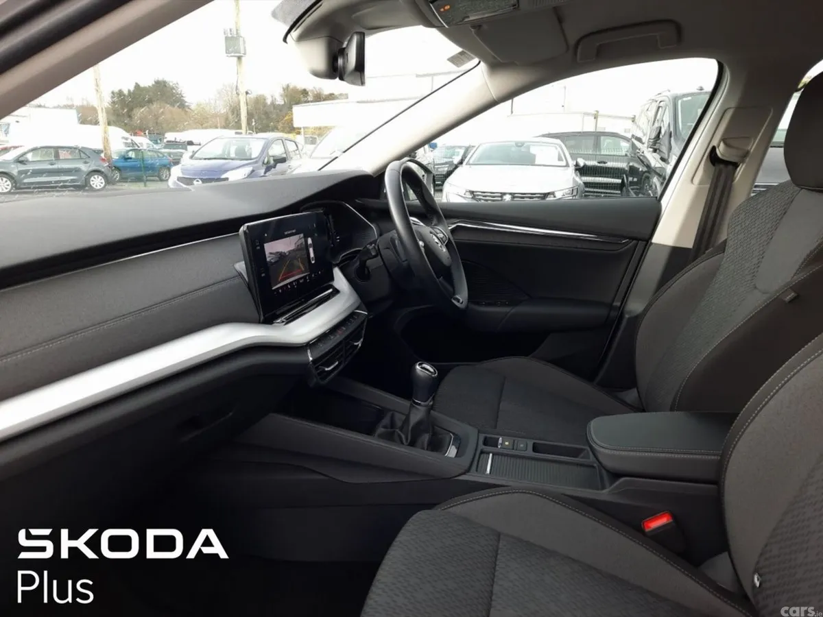 Skoda Octavia Saloon, Petrol, 2023, White
