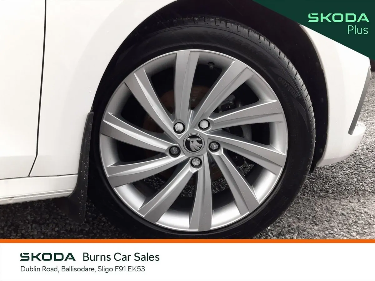Skoda Octavia Saloon, Petrol, 2023, White