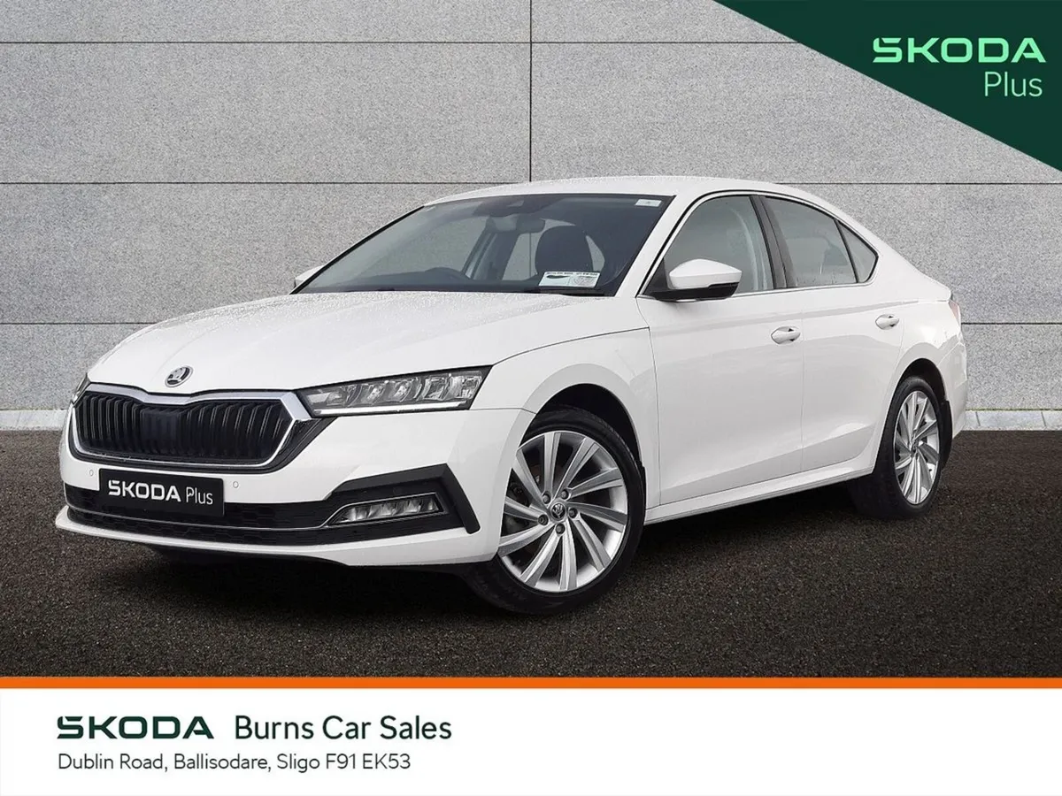 Skoda Octavia Saloon, Petrol, 2023, White