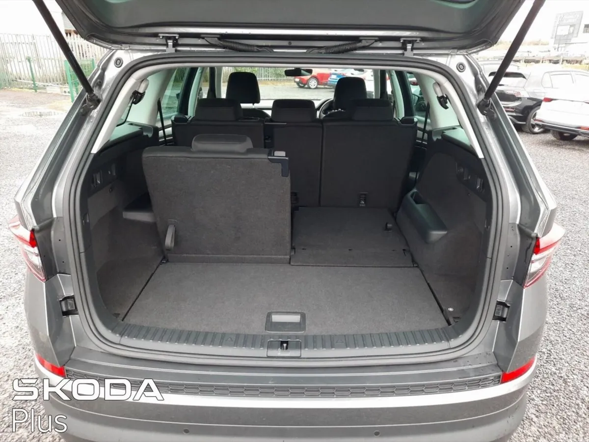 Skoda Kodiaq SUV, Petrol, 2023, Grey