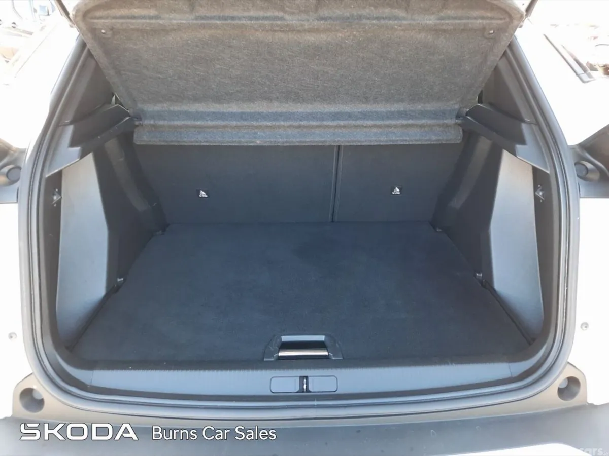 Peugeot 2008 MPV, Petrol, 2023, White