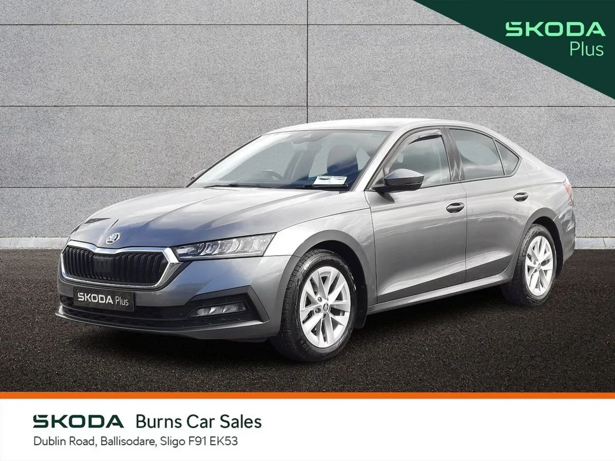 Skoda Octavia Saloon, Petrol, 2024, Grey