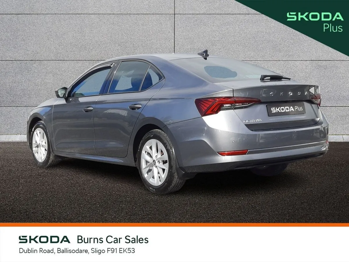 Skoda Octavia Saloon, Petrol, 2024, Grey