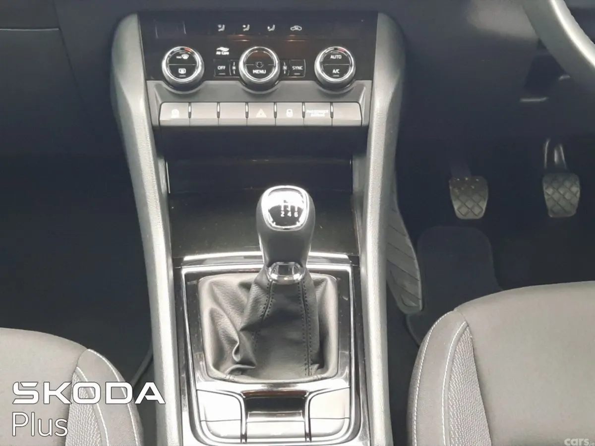 Skoda Karoq SUV, Petrol, 2023, Grey