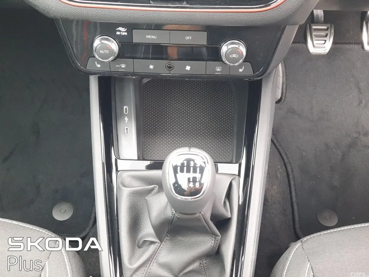 Skoda Kamiq Hatchback, Petrol, 2025, Red