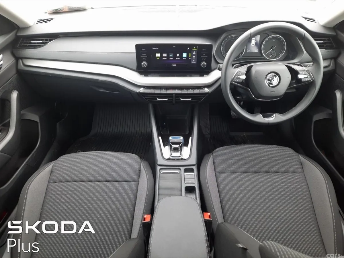 Skoda Octavia Estate, Diesel, 2025, White