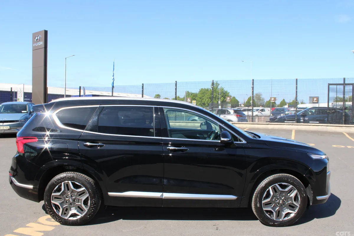 Hyundai Santa Fe SUV, Petrol Plug-in Hybrid, 2023, Black