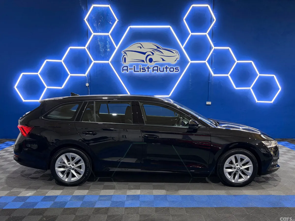 Skoda Octavia Estate, Diesel, 2023, Black