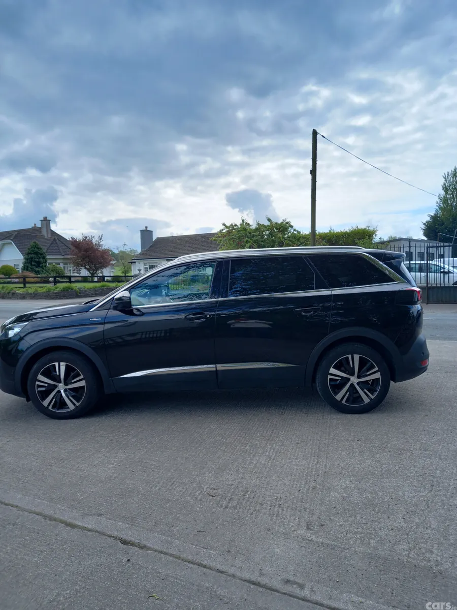 Peugeot 5008 MPV, Diesel, 2019, Black