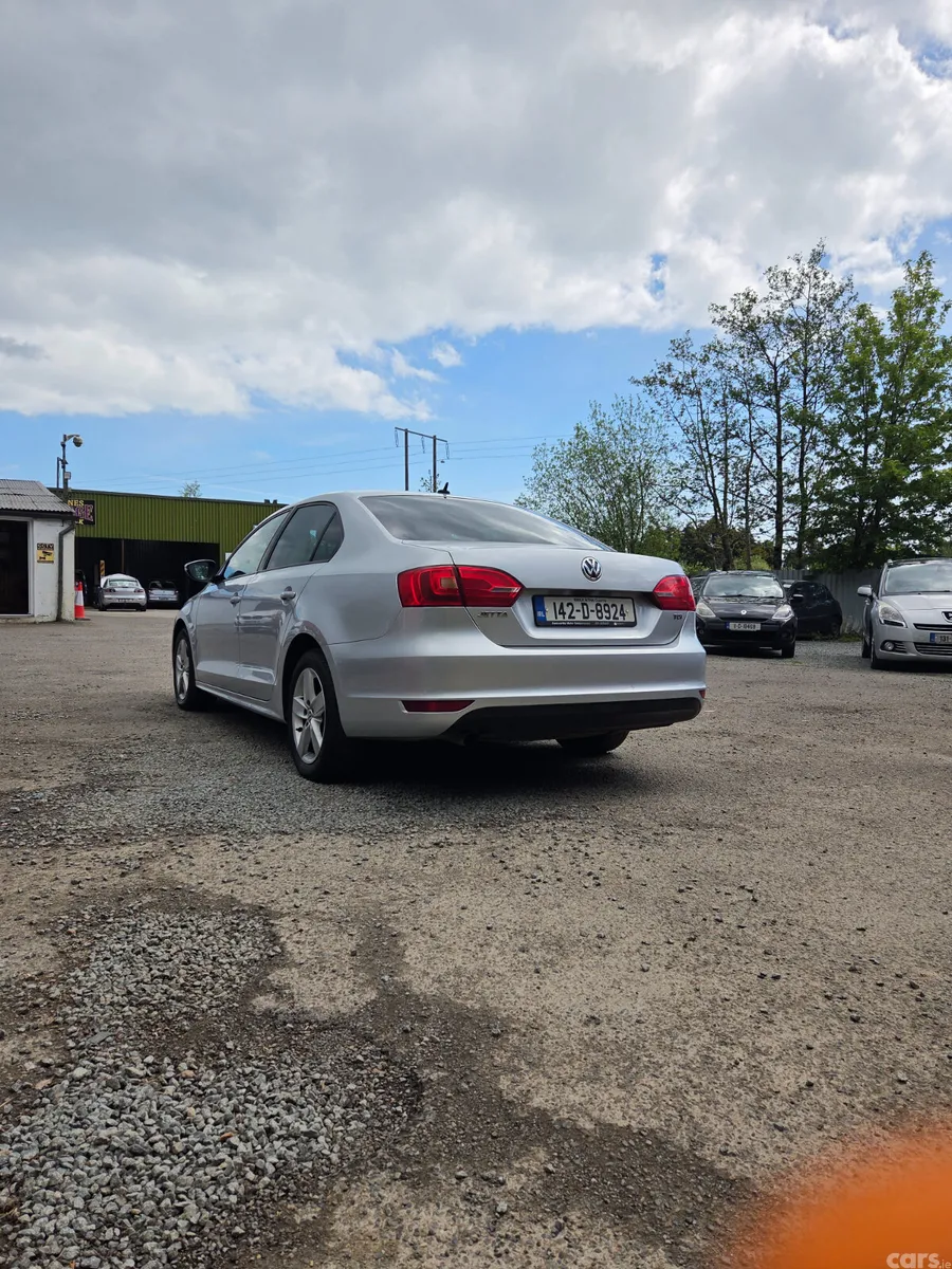 Volkswagen Jetta Saloon, Diesel, 2014, Silver