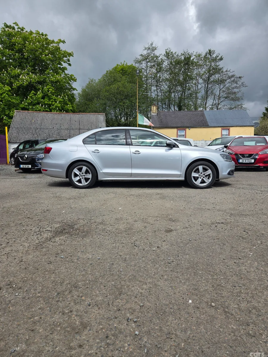 Volkswagen Jetta Saloon, Diesel, 2014, Silver