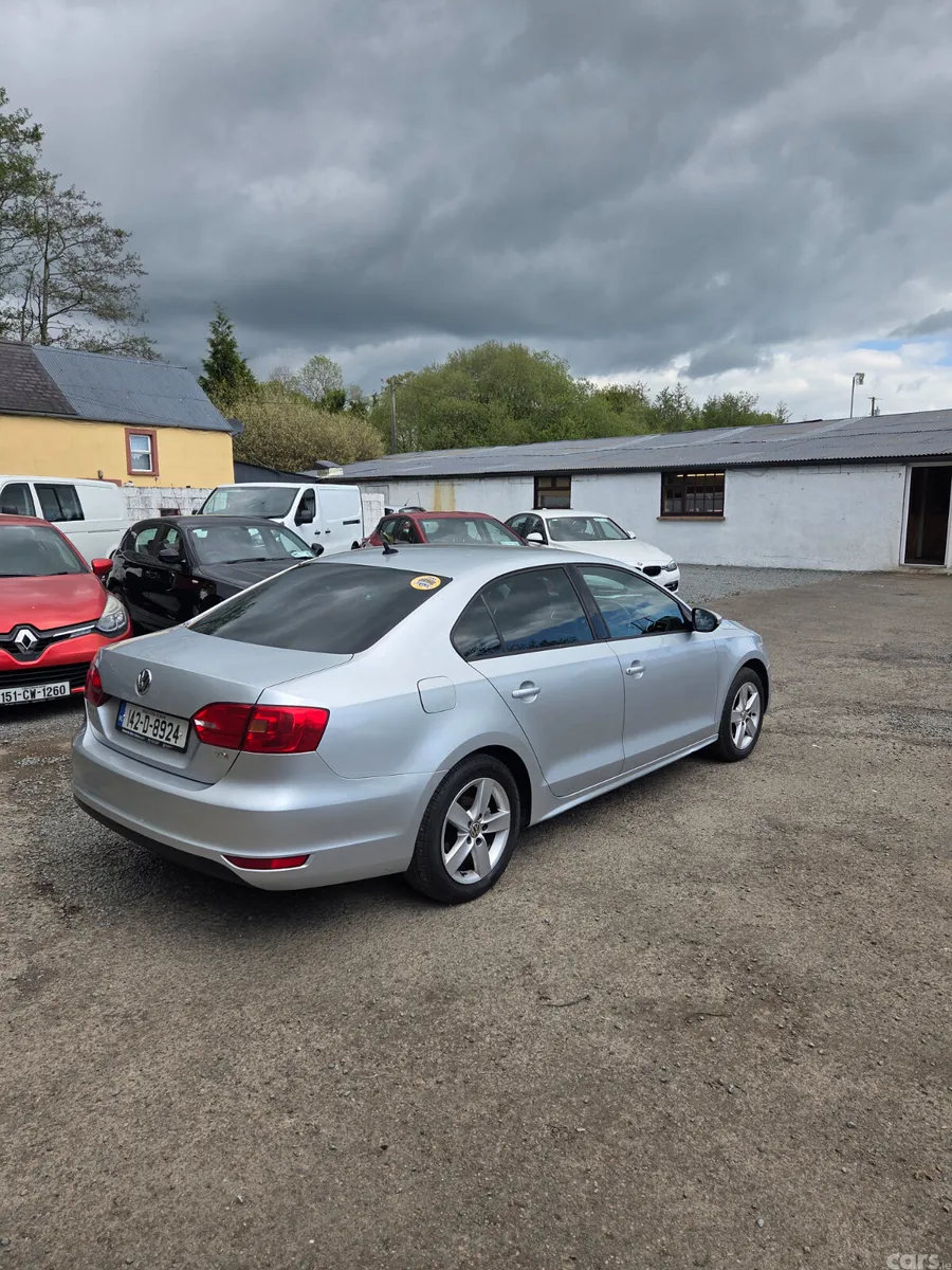 Volkswagen Jetta Saloon, Diesel, 2014, Silver