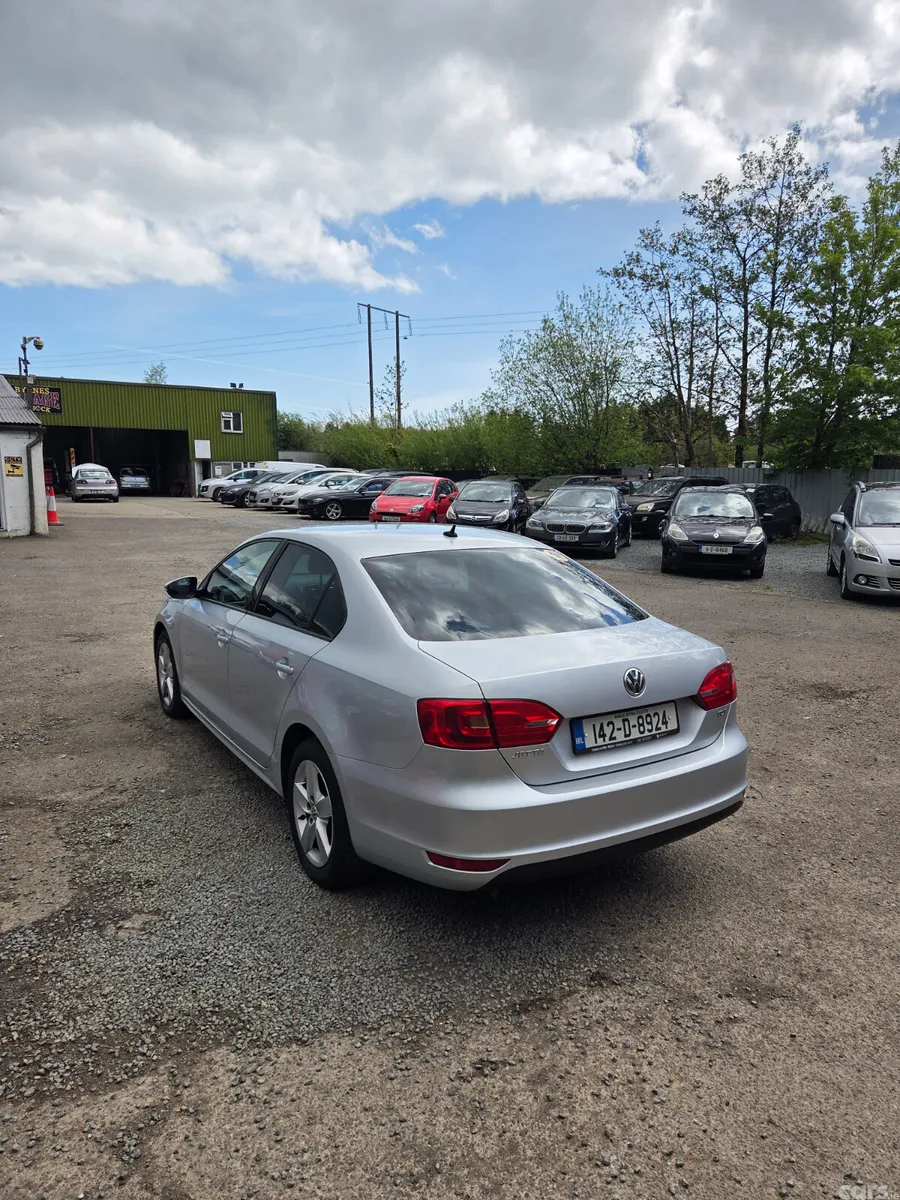 Volkswagen Jetta Saloon, Diesel, 2014, Silver