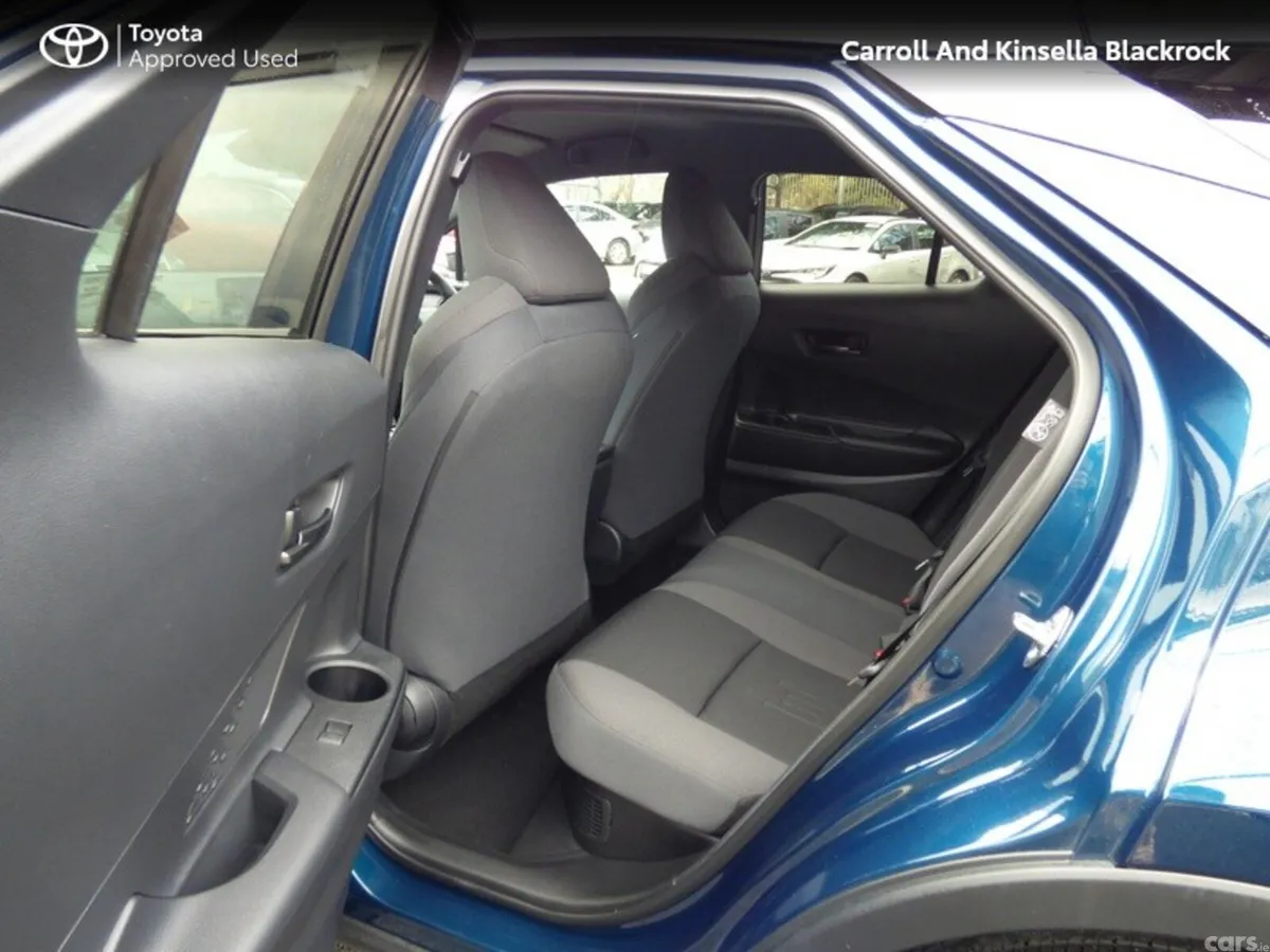 Toyota C-HR SUV, Petrol Hybrid, 2025, Blue