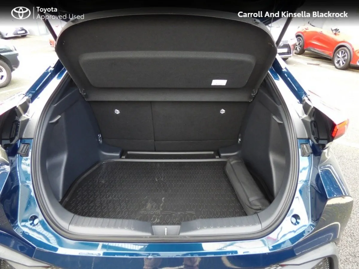 Toyota C-HR SUV, Petrol Hybrid, 2025, Blue