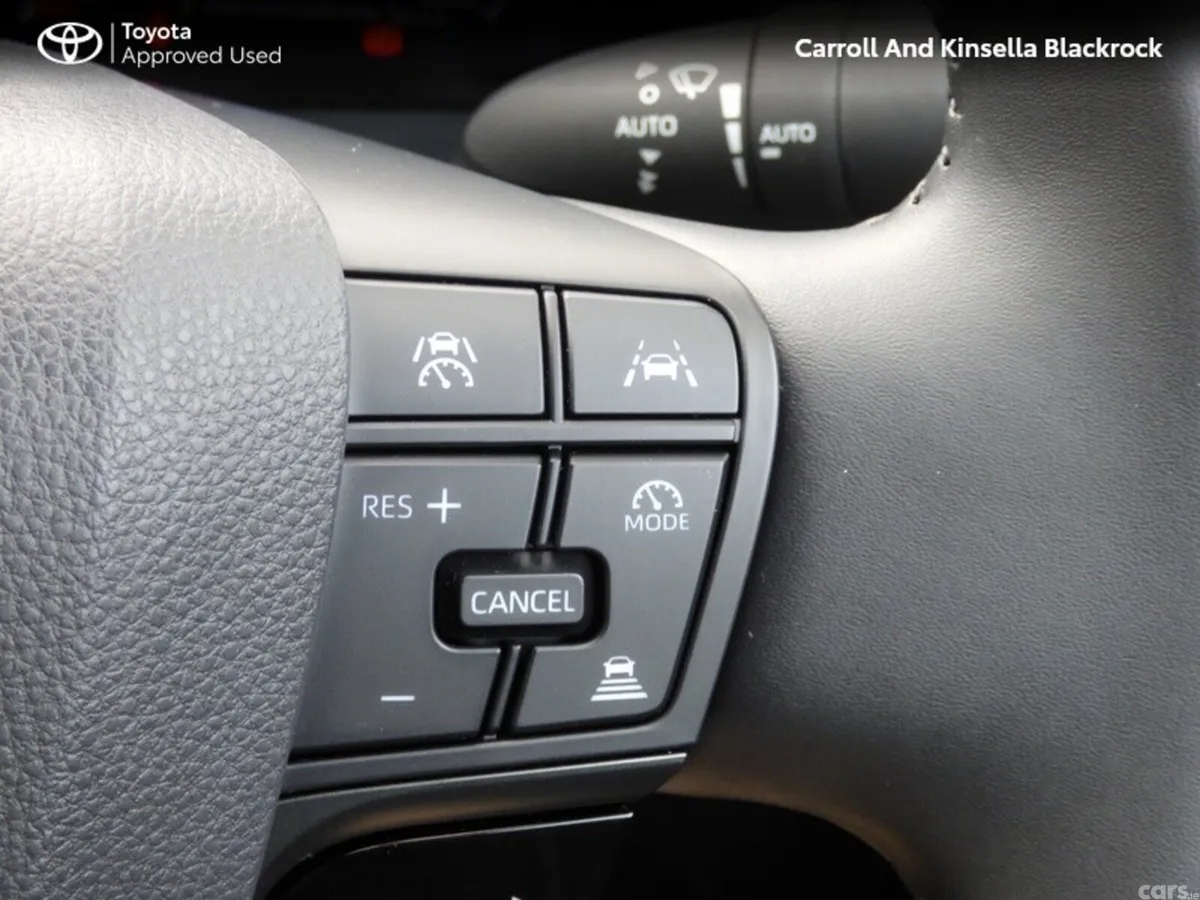 Toyota C-HR SUV, Petrol Hybrid, 2025, Blue
