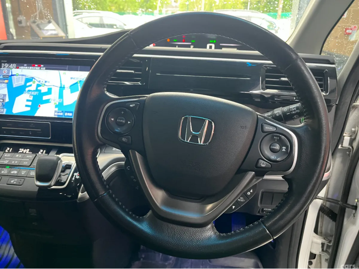 Honda Stepwagon MPV, Petrol Hybrid, 2020, White
