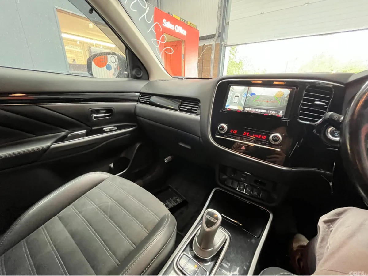 Mitsubishi Outlander SUV, Petrol Plug-in Hybrid, 2019, Grey