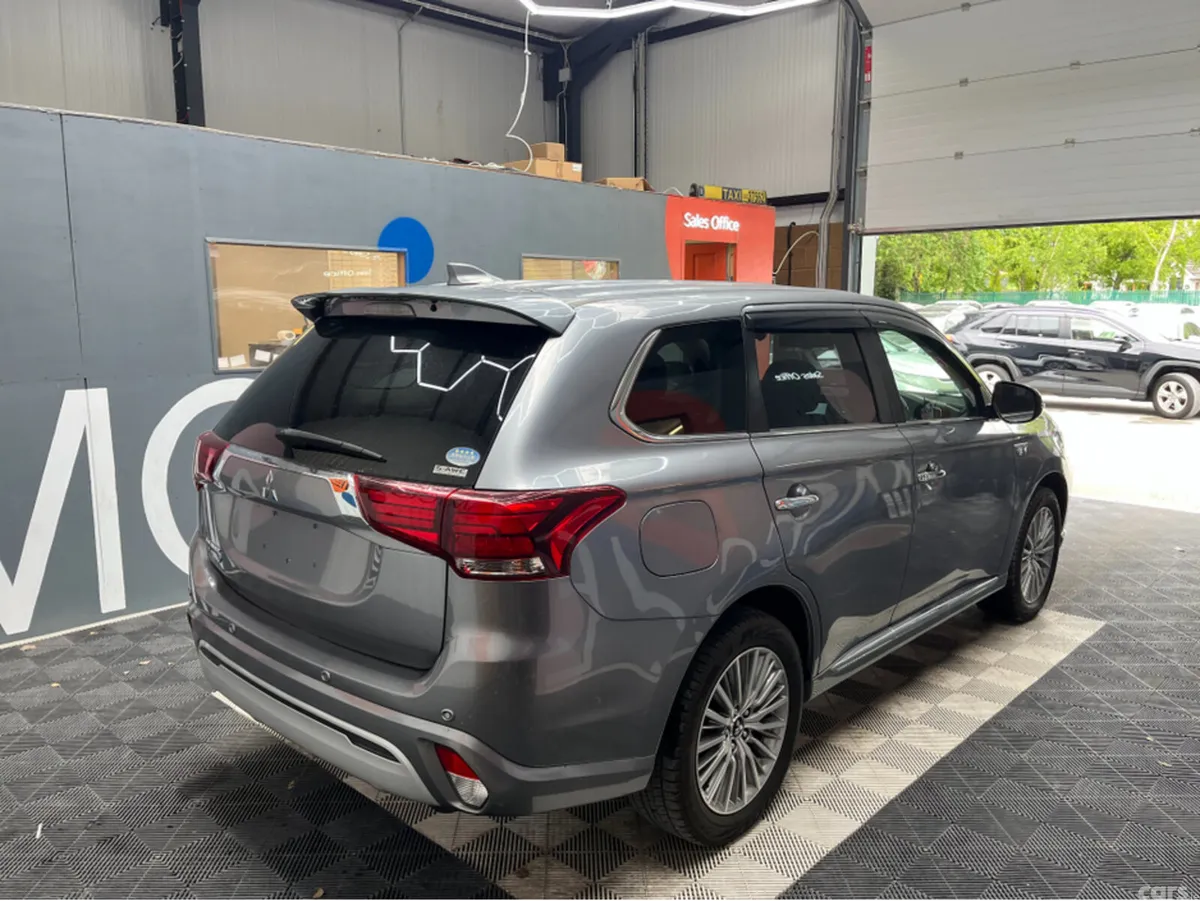 Mitsubishi Outlander SUV, Petrol Plug-in Hybrid, 2019, Grey