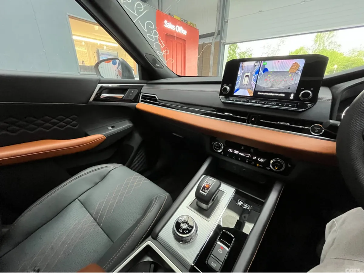 Mitsubishi Outlander SUV, Petrol Plug-in Hybrid, 2024, Grey