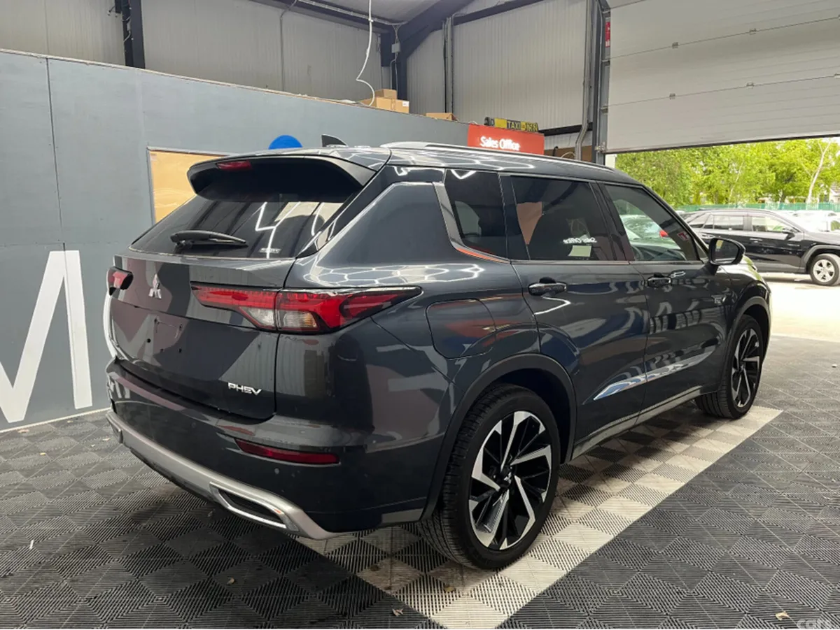 Mitsubishi Outlander SUV, Petrol Plug-in Hybrid, 2024, Grey