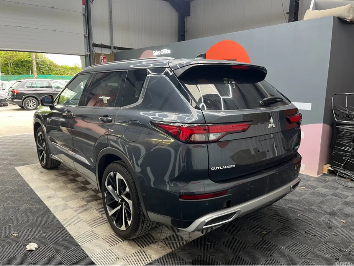 Mitsubishi Outlander SUV, Petrol Plug-in Hybrid, 2024, Grey