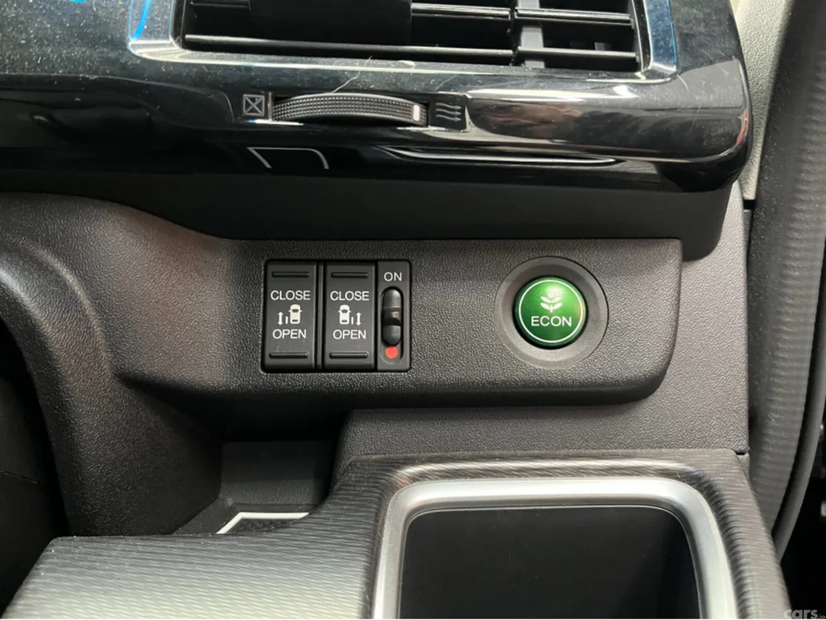 Honda Stepwagon MPV, Petrol Hybrid, 2018, Black