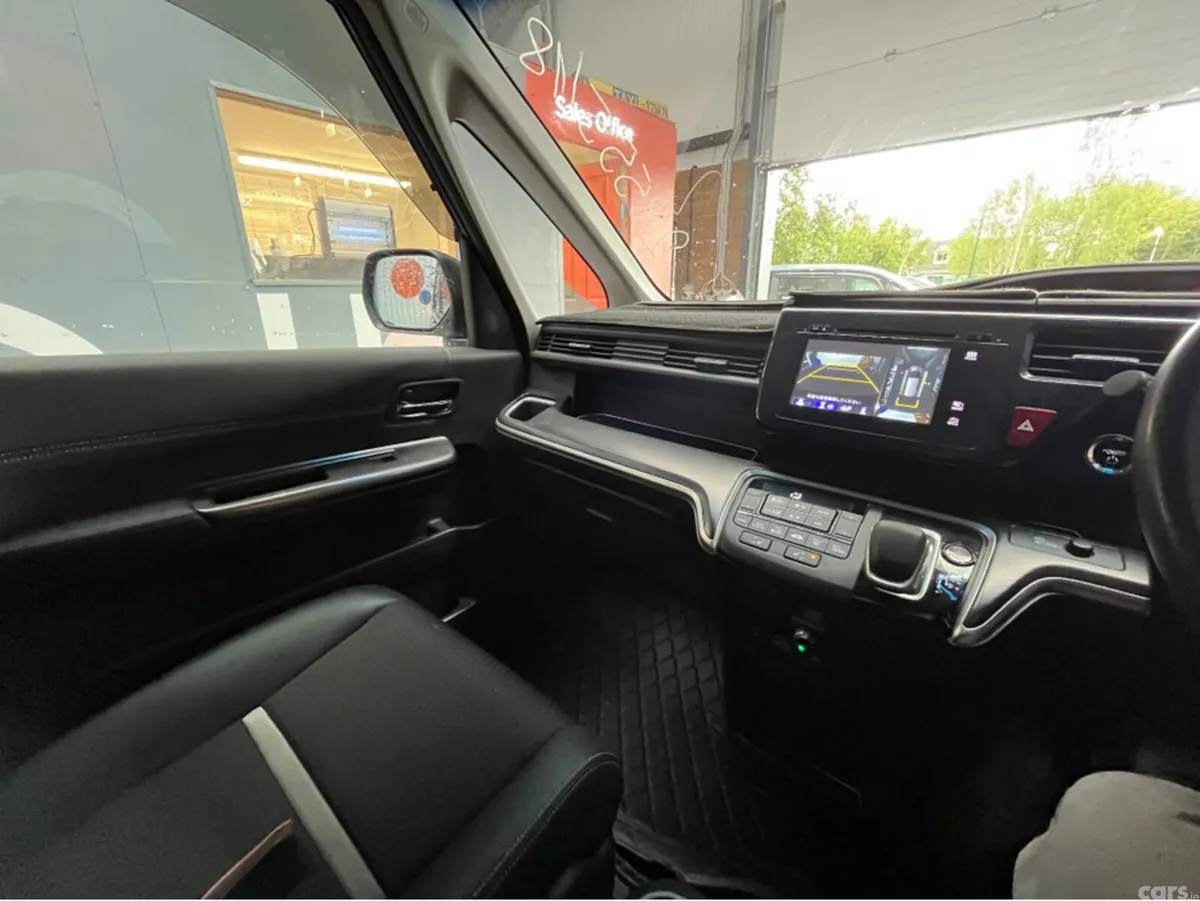 Honda Stepwagon MPV, Petrol Hybrid, 2018, Black