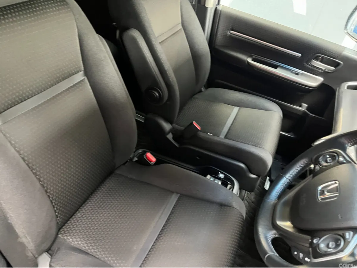 Honda Stepwagon MPV, Petrol Hybrid, 2020, Blue