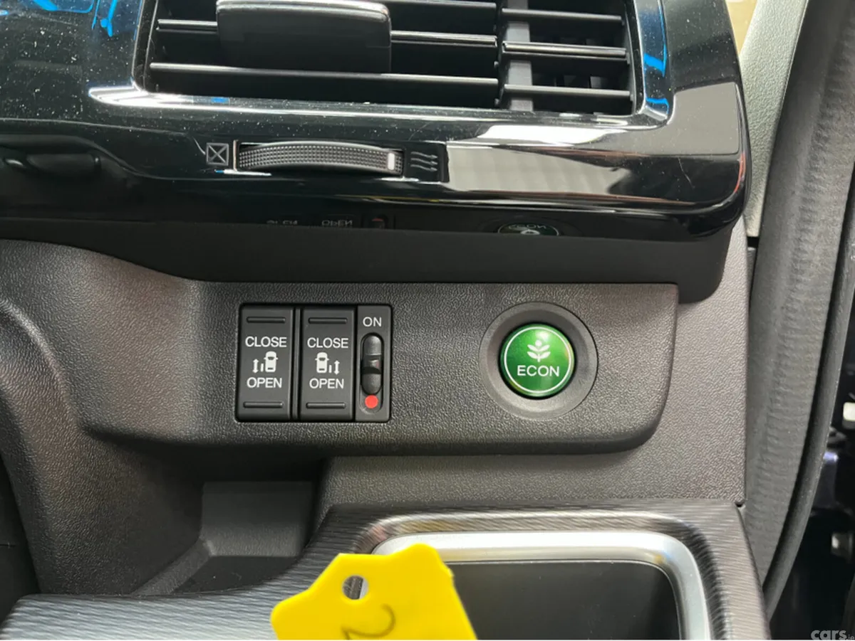 Honda Stepwagon MPV, Petrol Hybrid, 2020, Blue